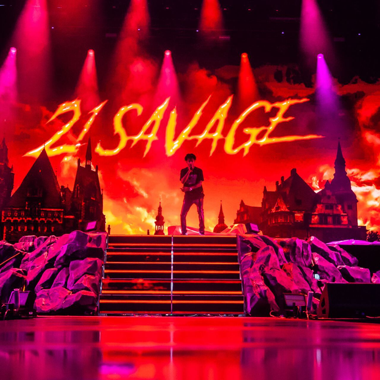 WATCH] 21 Savage Joined by Post Malone and Metro Boomin During